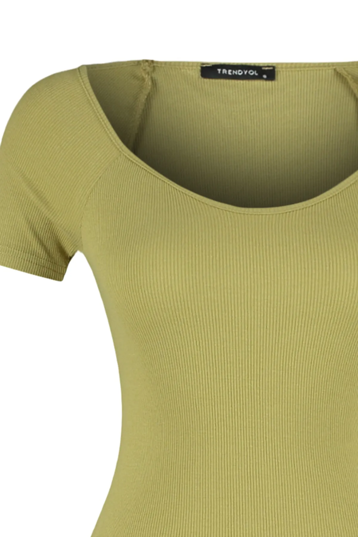 Trendyol Collection  Fettgrüne, figurbetonte Stretch-Strickbluse aus Cord-Baumwolle TWOSS21BZ0579