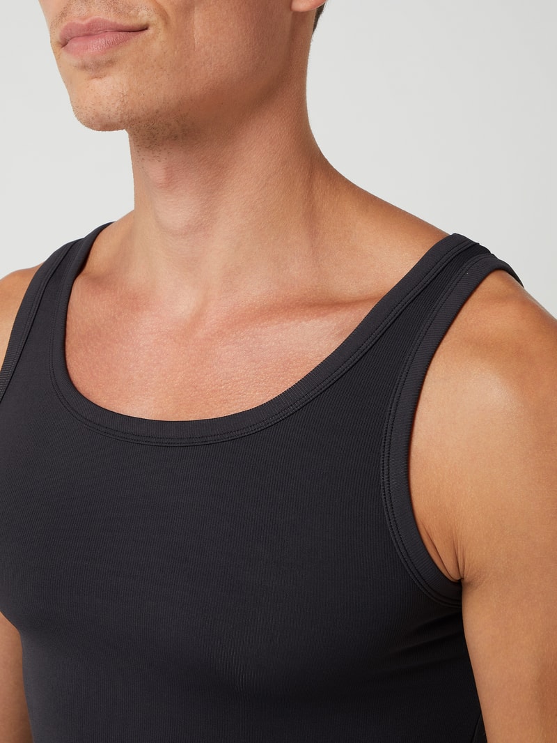 Tanktop mit Stretch-Anteil in schwarz