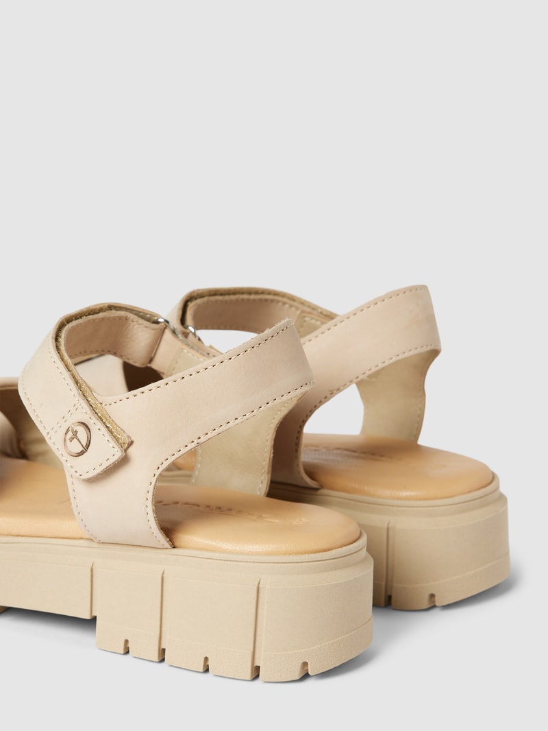 Sandalen mit Plateausohle in beige