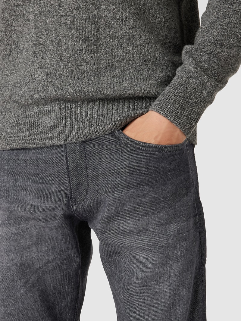 Jeans im 5-Pocket-Design Modell 'Delaware' in mittelgrau