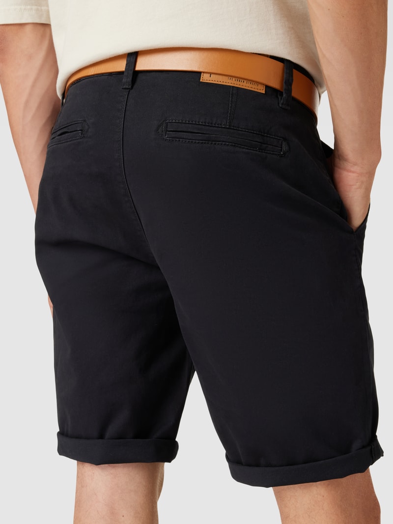 Chinoshorts inklusive Gürtel Modell 'Mike' in schwarz