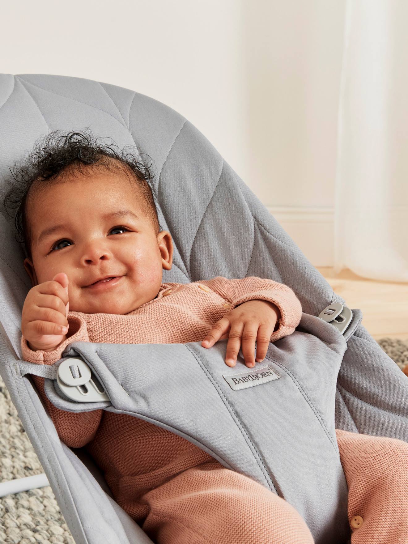 Transat Bliss en coton BabyBjörn gris clair/matelassage pétales