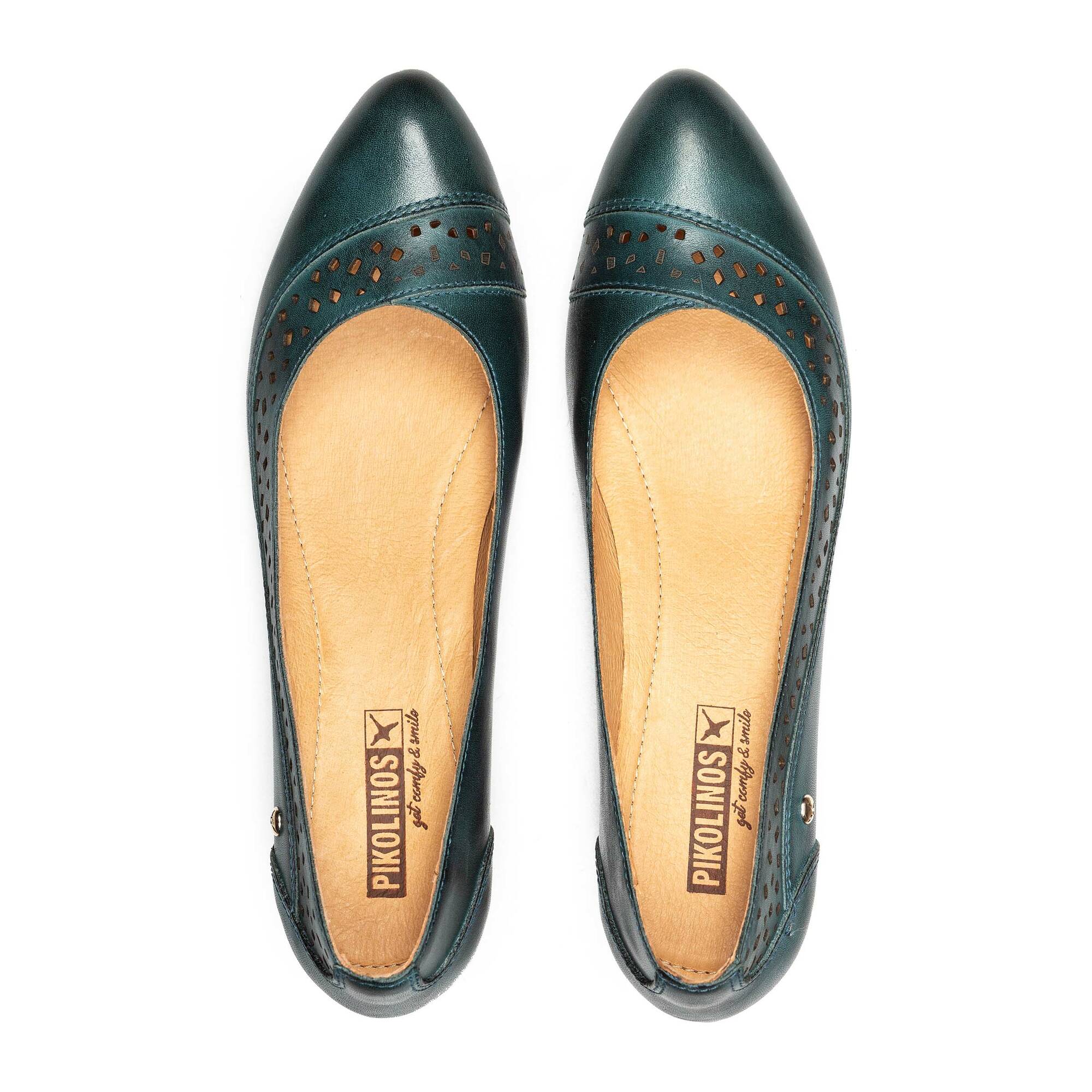 Damskie buty na niskim obcasie - RIVER