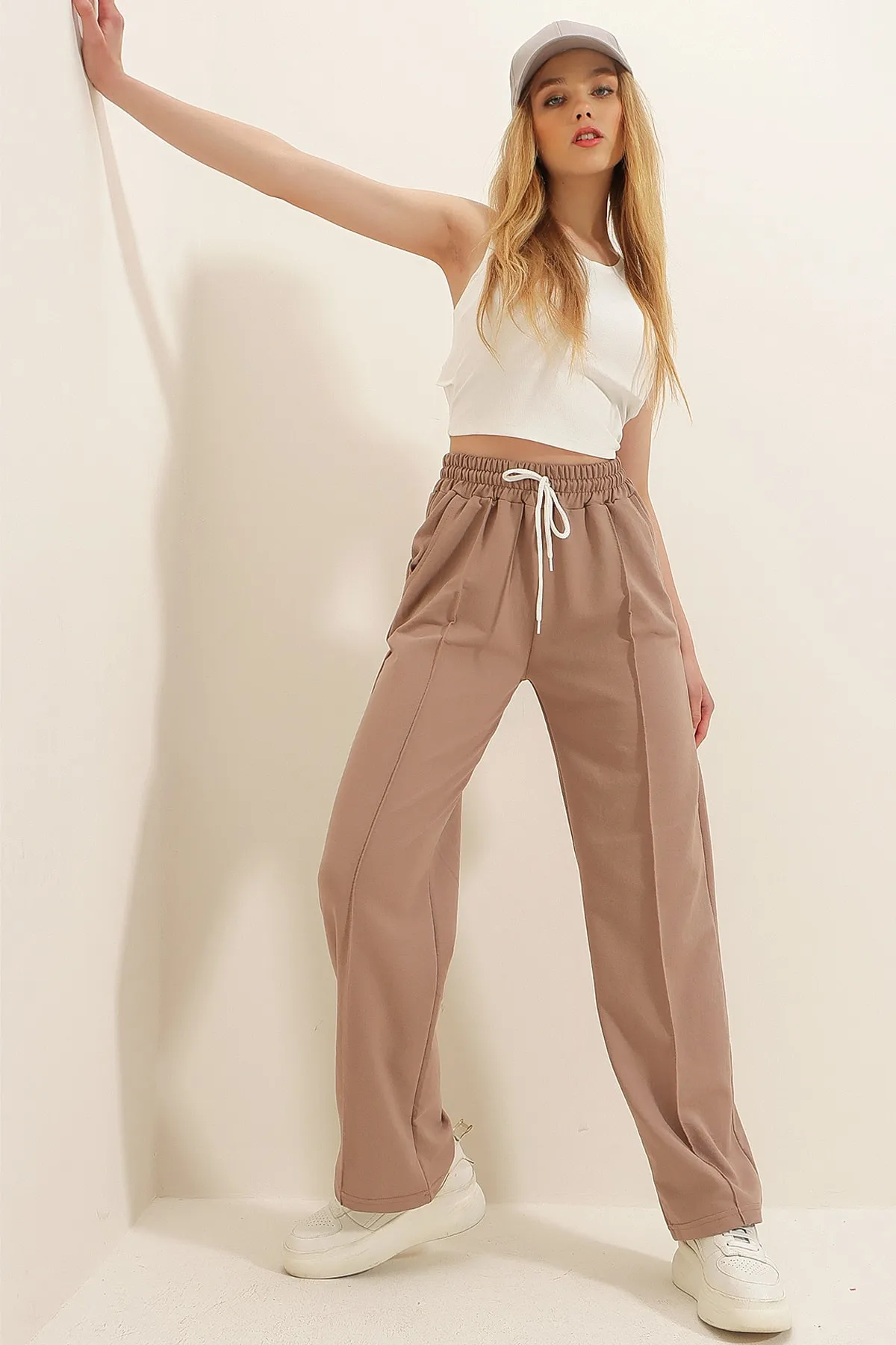 Trend Alaçatı Stili  Jogginghose - Beige - Wide Leg