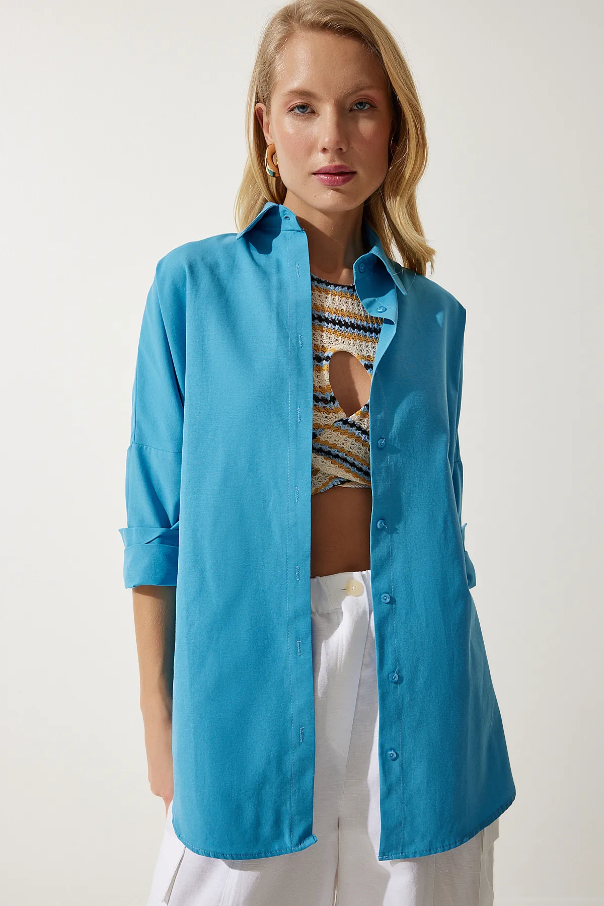 Happiness İstanbul  Blaues Oversize-Lang-Basic-Shirt für Damen DD00842