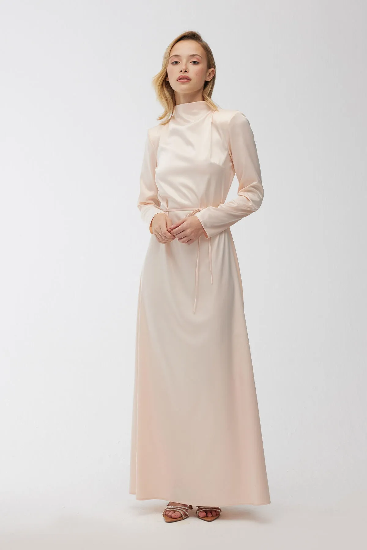 Manuka  Blumendetailliertes Satin-Abendkleid in Puder