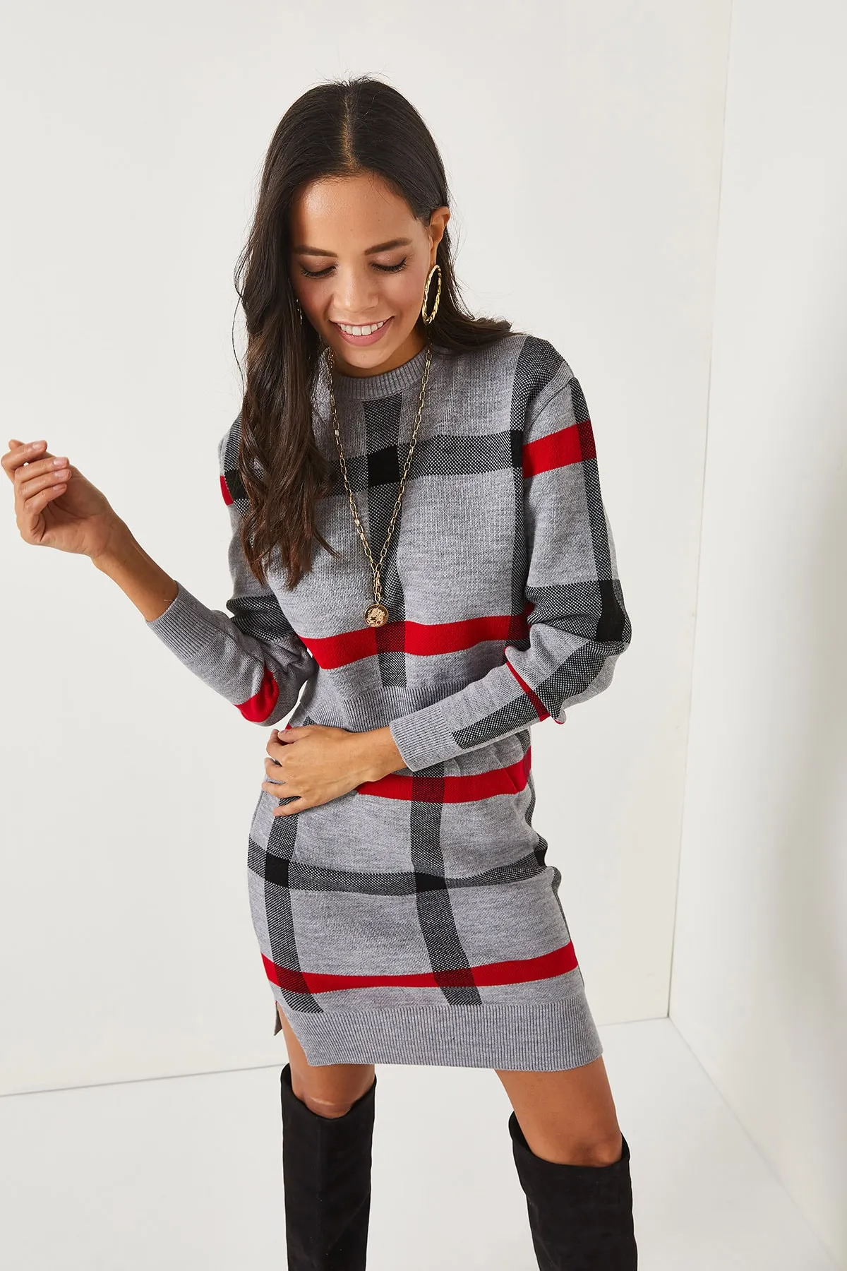 Olalook  Graues Oberteil, kurzer Pullover, Schlitzrock, Set TKM-19000184