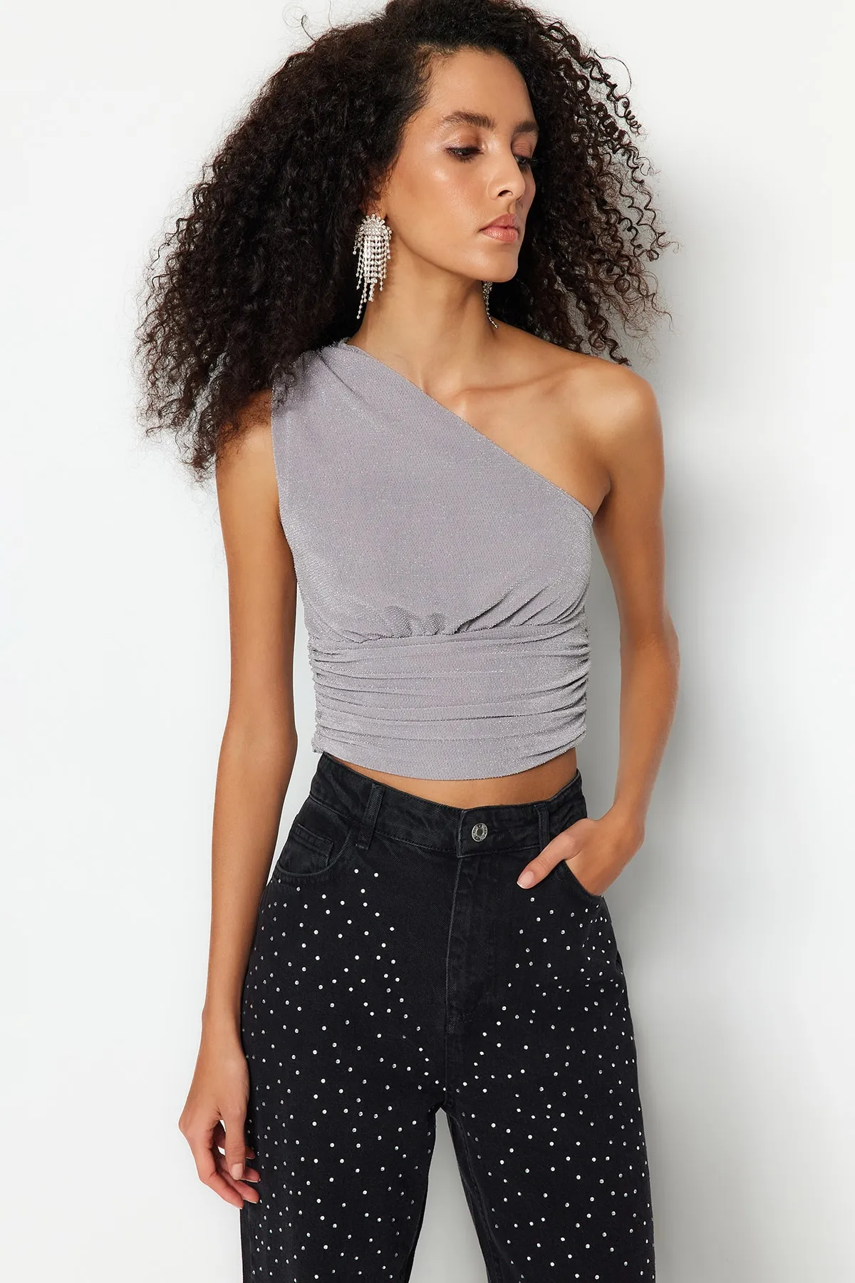 Trendyol Collection  Graues, bauchfreies, gefüttertes, glänzendes Strick-Bustier TPRSS23BS00011