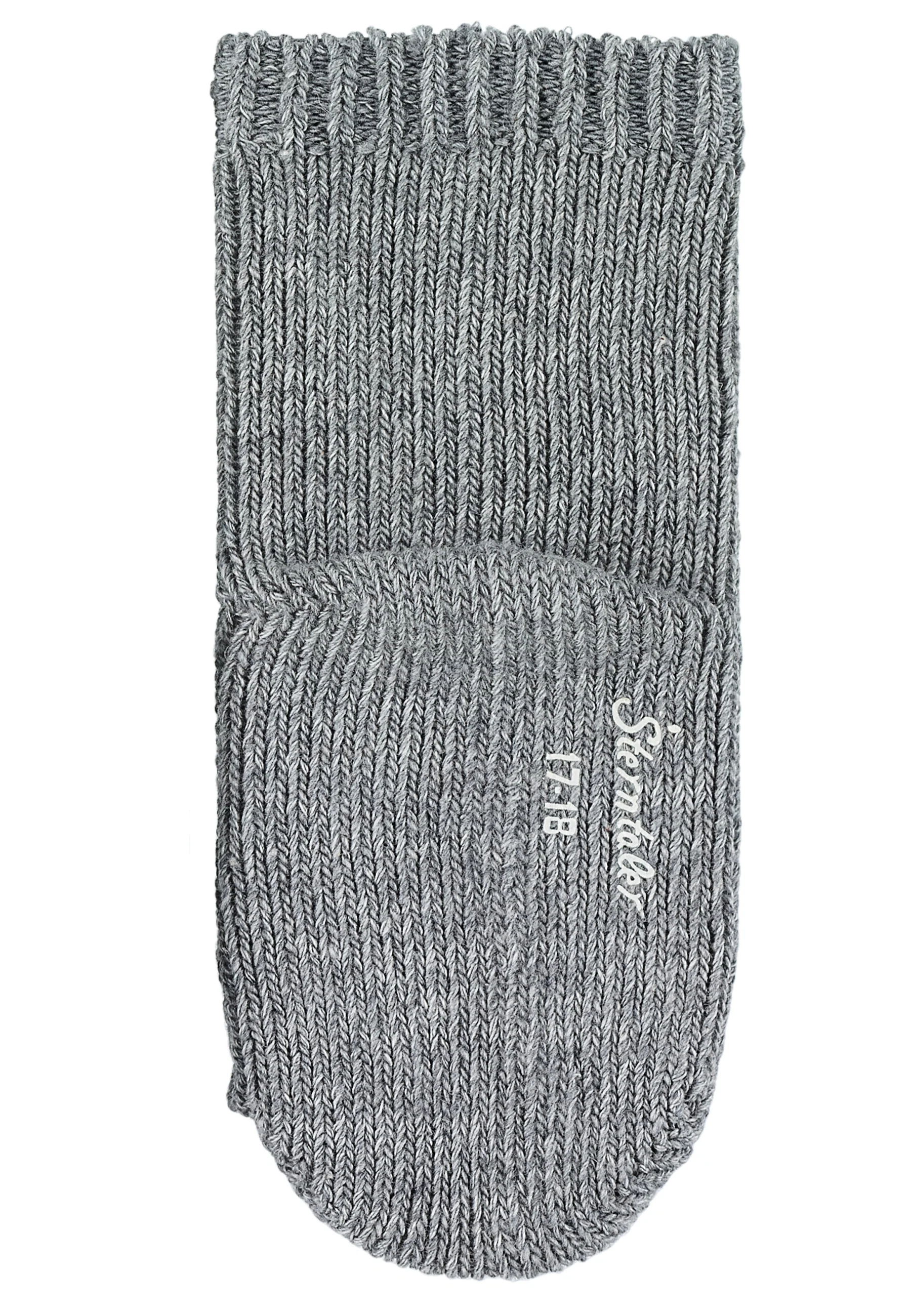 Socken aus Wolle in verschiedenen Farben
