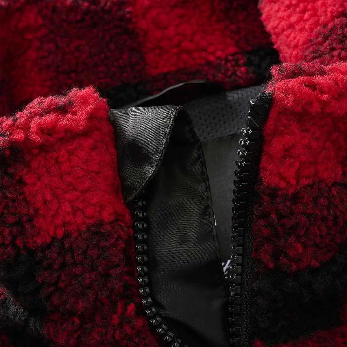 Teddyfleecce Weste rot-schwarz