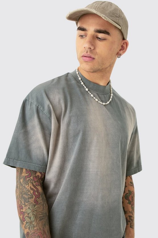 Man Oversized Extended Neck Sun Bleach T-shirt