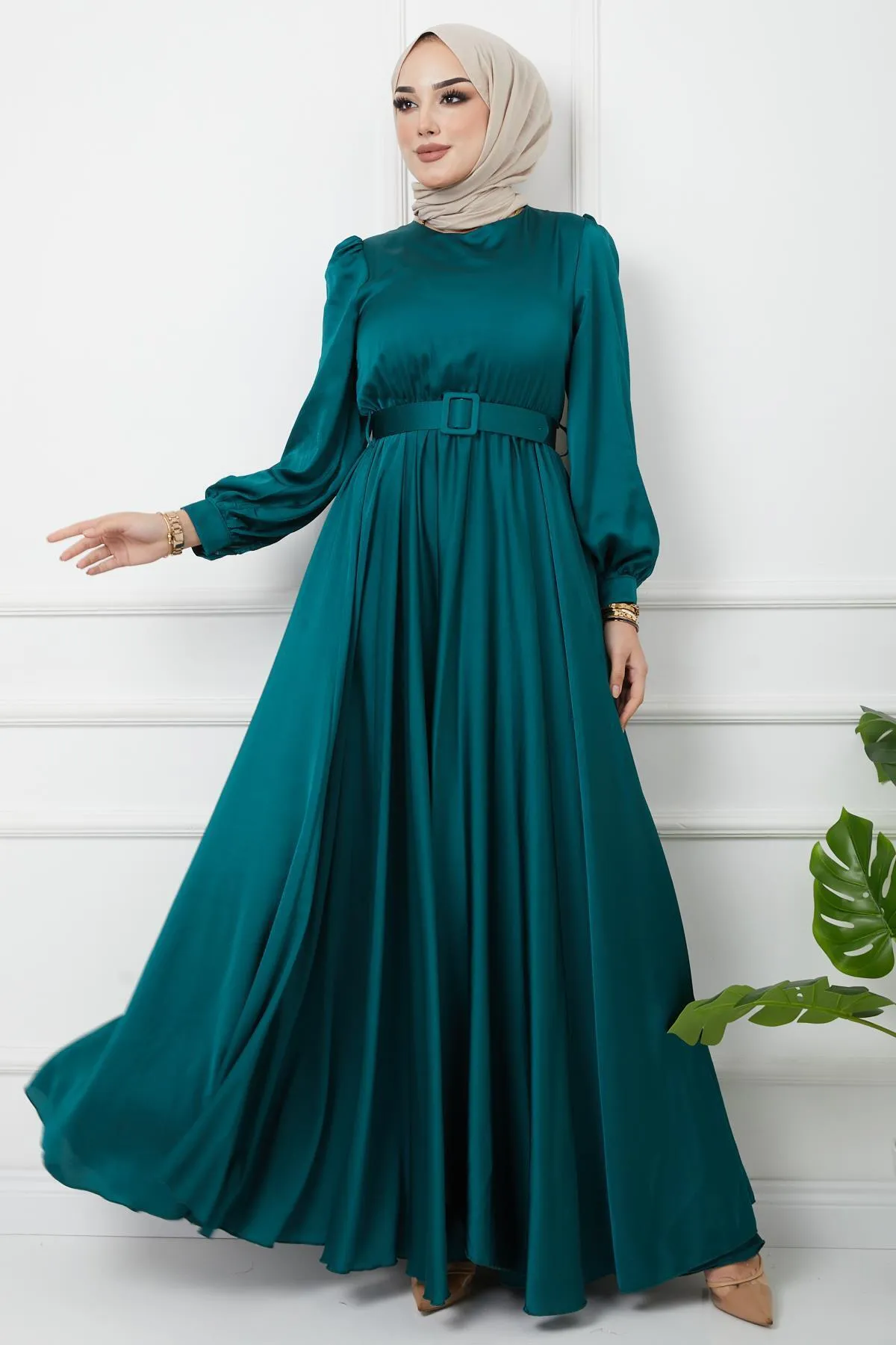 Olcay  Ausgestelltes Abendkleid mit Gürtelzubehör Grün 1602
