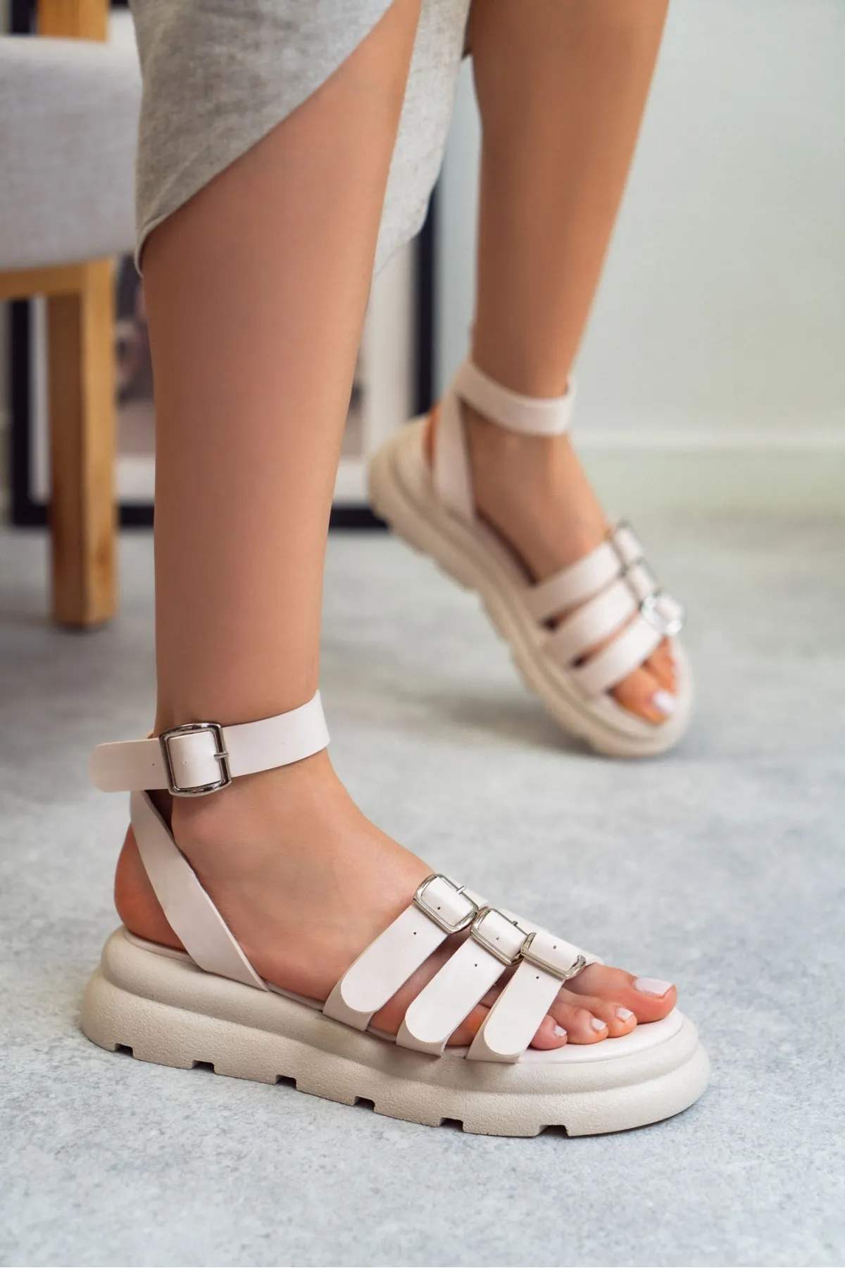 NİŞANTAŞI SHOES  Sandalette - Beige - Flacher Absatz