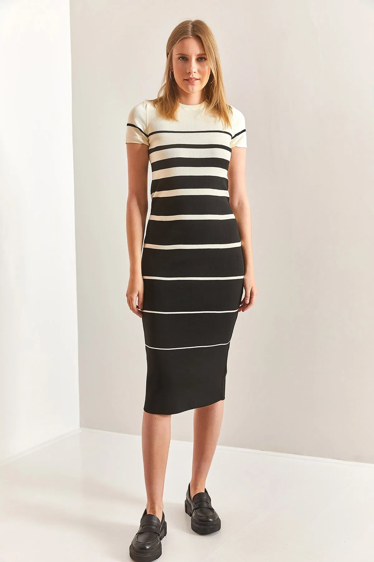 Bianco Lucci  Gestreiftes Strickkleid für Damen
