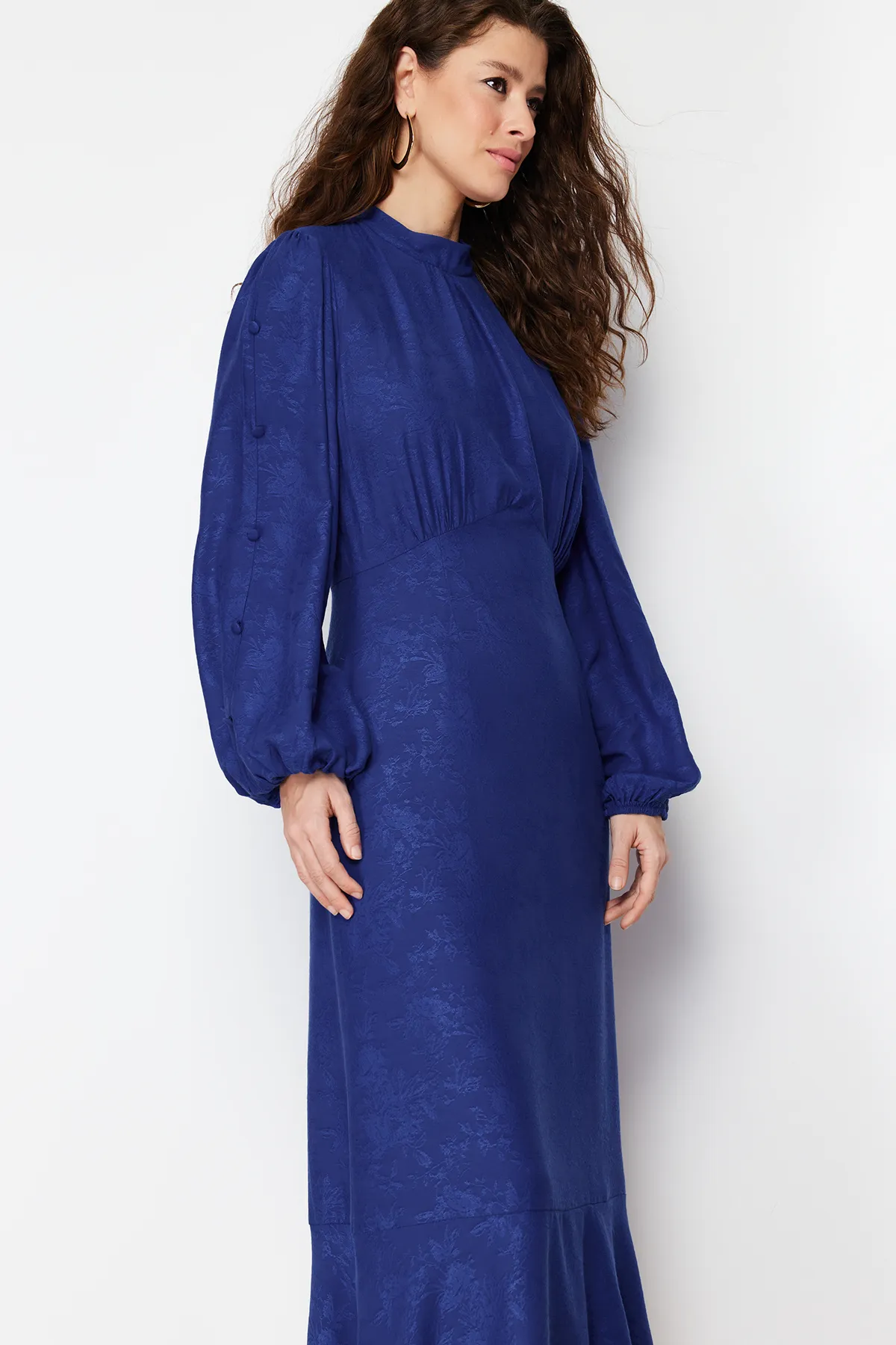 Trendyol Modest  Marineblaues Jacquard-Kleid mit Blumenmuster TCTSS24EB00064