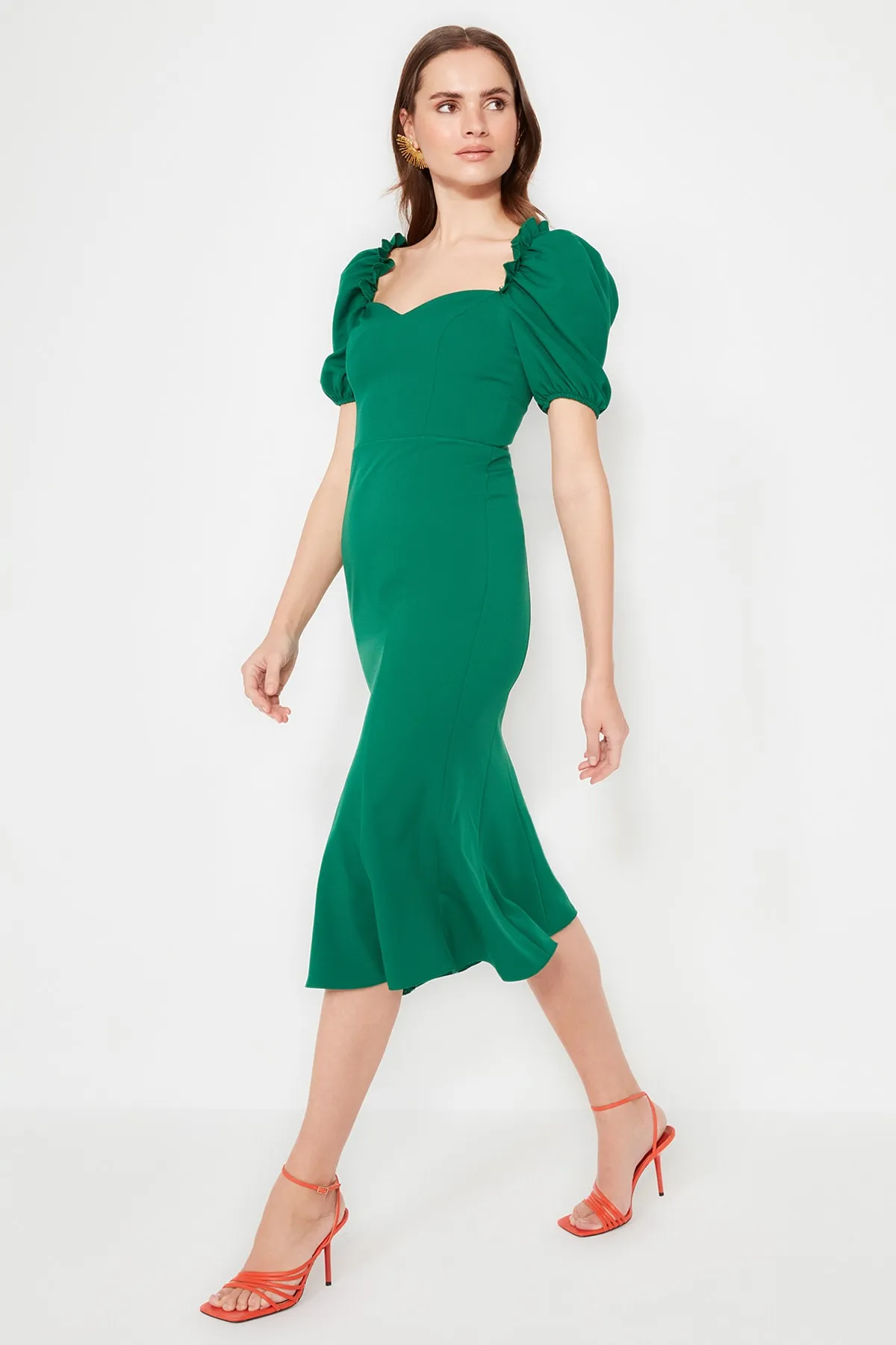 Trendyol Collection  Smaragdgrünes, gefüttertes, gewebtes Abendkleid TPRSS21EL0053