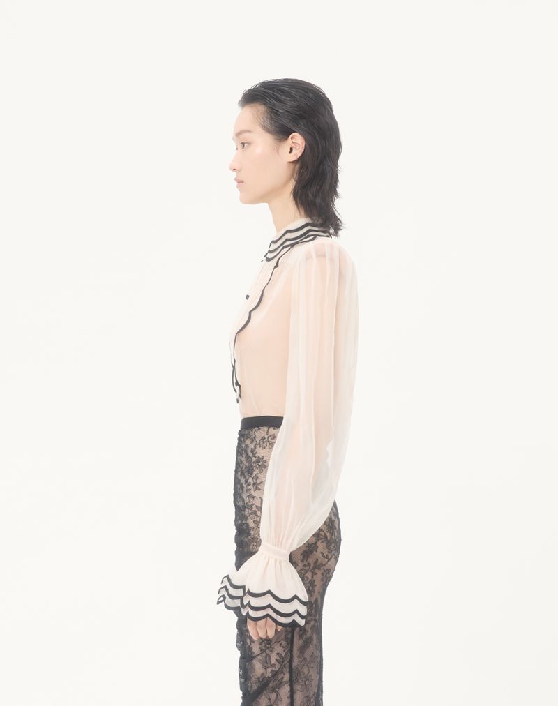 Broderet organza-skjorte
