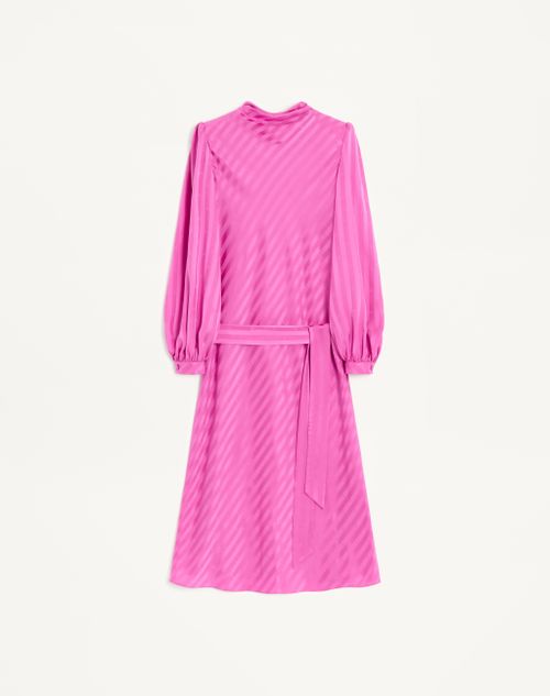 Vestido midi em jacquard brilhante fosco com logo listrado