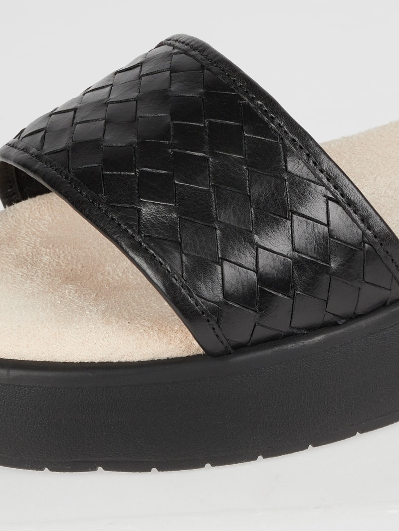 Sandalen aus Leder in schwarz