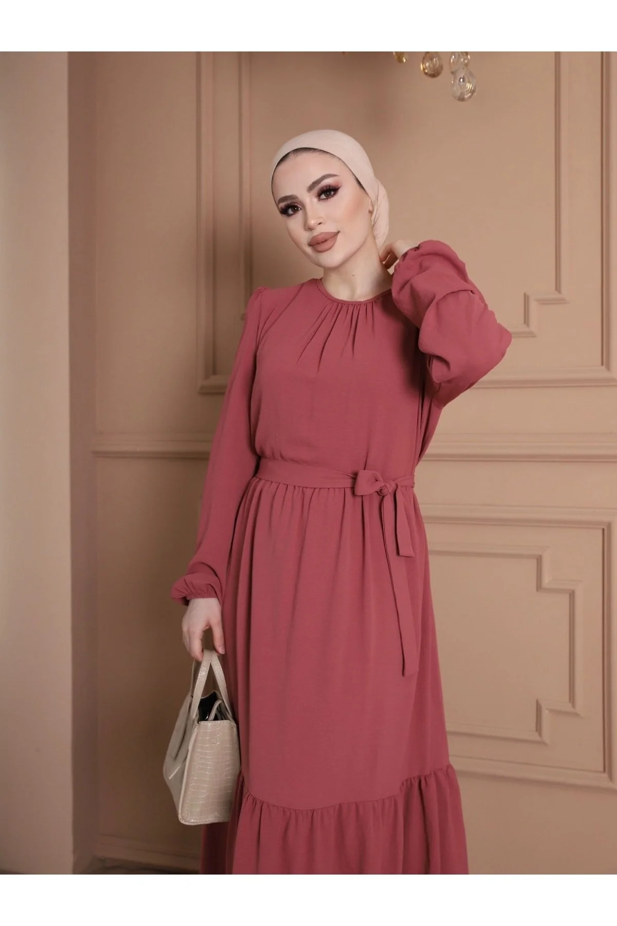 VOLT CLOTHİNG  Ayrobin Kleid mit Gürtel und Rüschendetail am Kragen