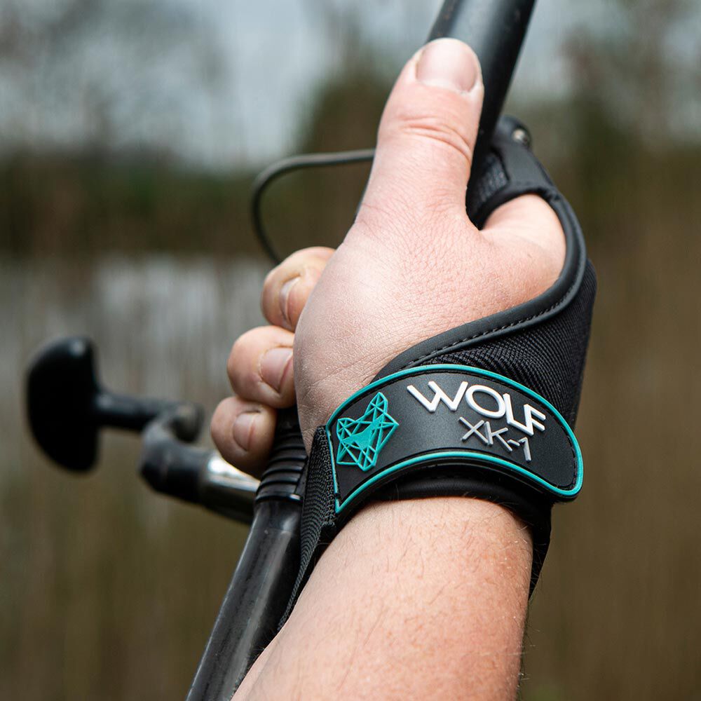 wolf kevlar casting glove black