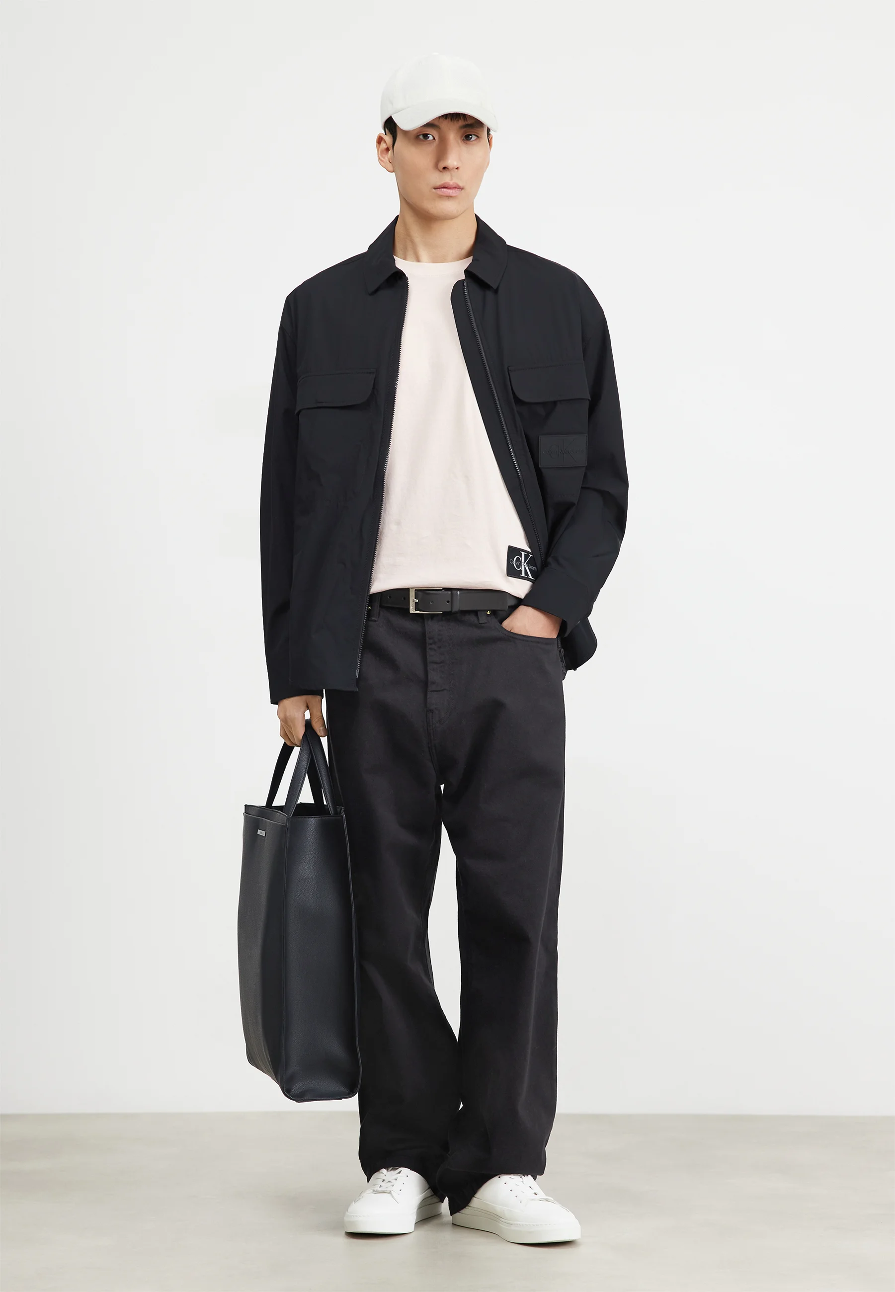Calvin Klein Jeans BADGE TURN UP SLEEVE - Camiseta básica