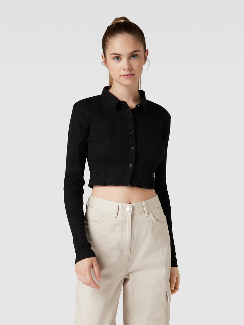 Cropped Strickjacke mit Label-Patch Modell 'BADGE ELONGATED' in black