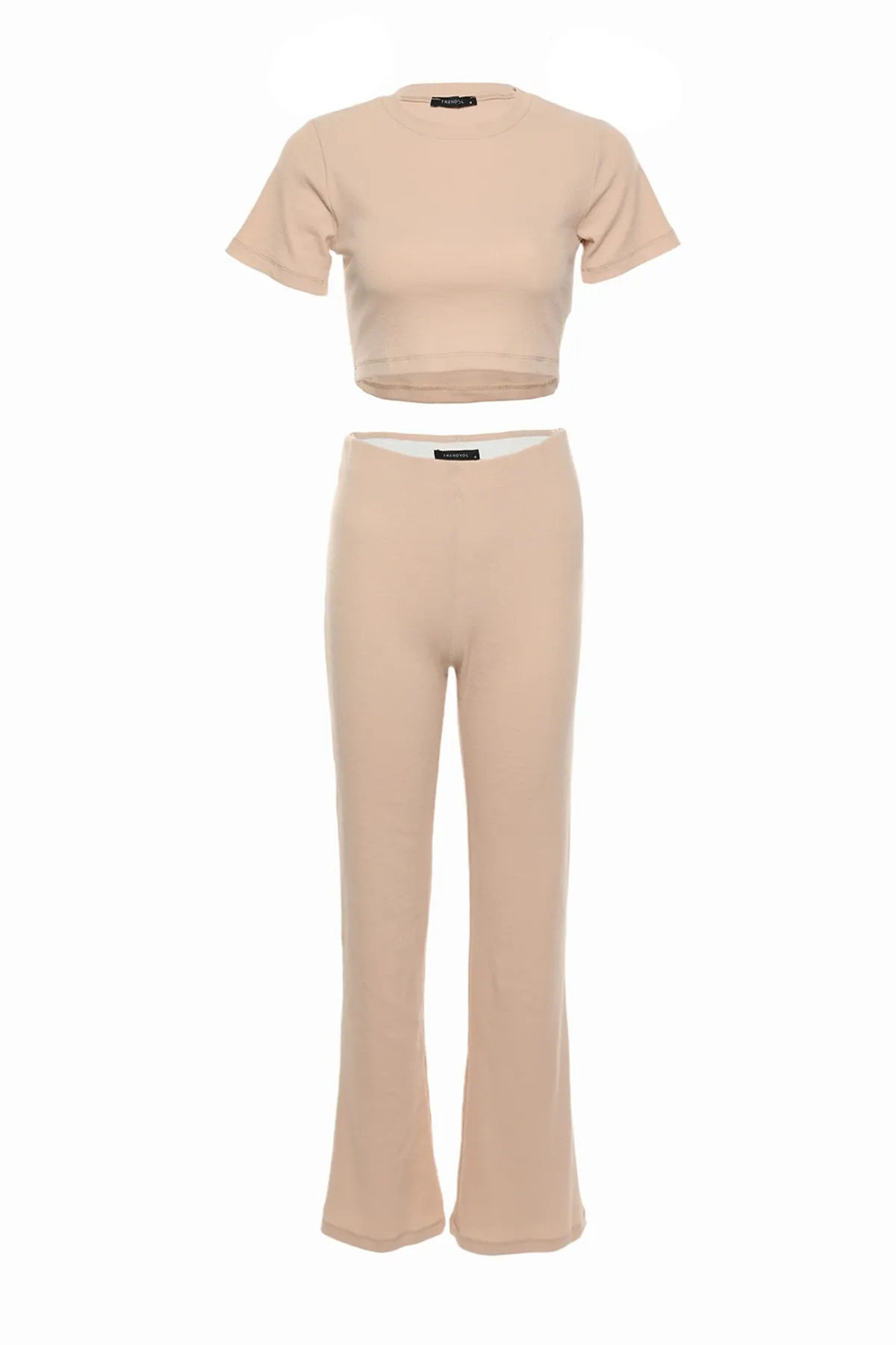 Trendyol Collection  Beiges, kurzes Set aus gerippter, dehnbarer Strickbluse und -hose mit Rundhalsausschnitt, Oberteil und Unterteil TWOSS21AU0160