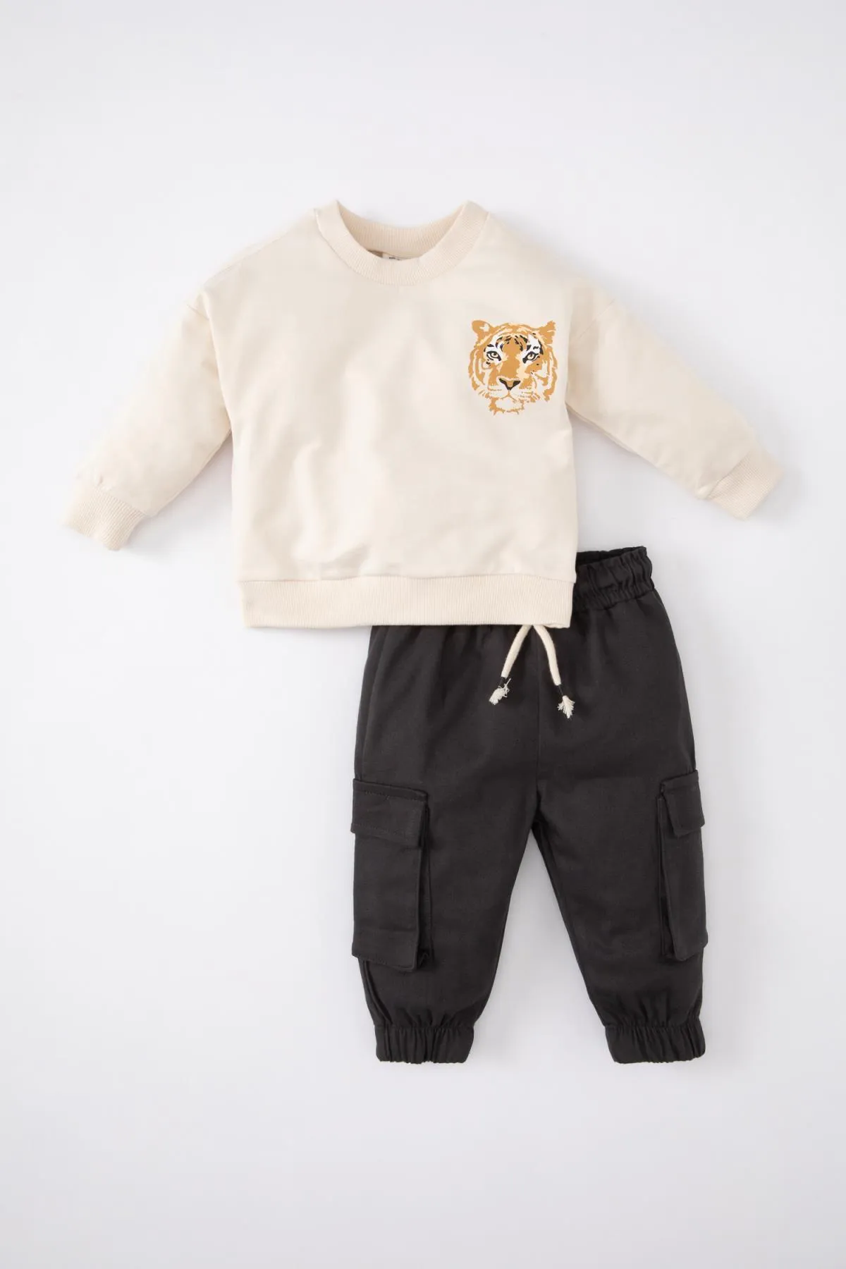 DeFacto  2-teiliges Set aus Sweatshirt und Jogginghose mit Tigermuster für Babys (Jungen) C0641a524sp