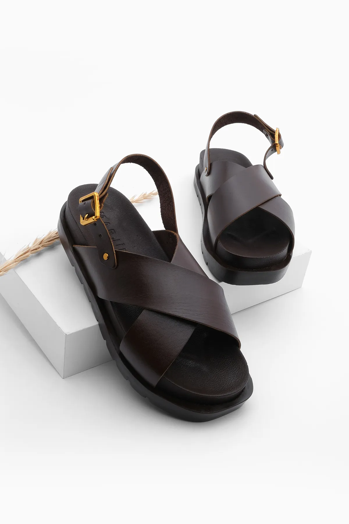 Marjin  Damen-Damensandalen mit Kreuzriemen Usre Brown