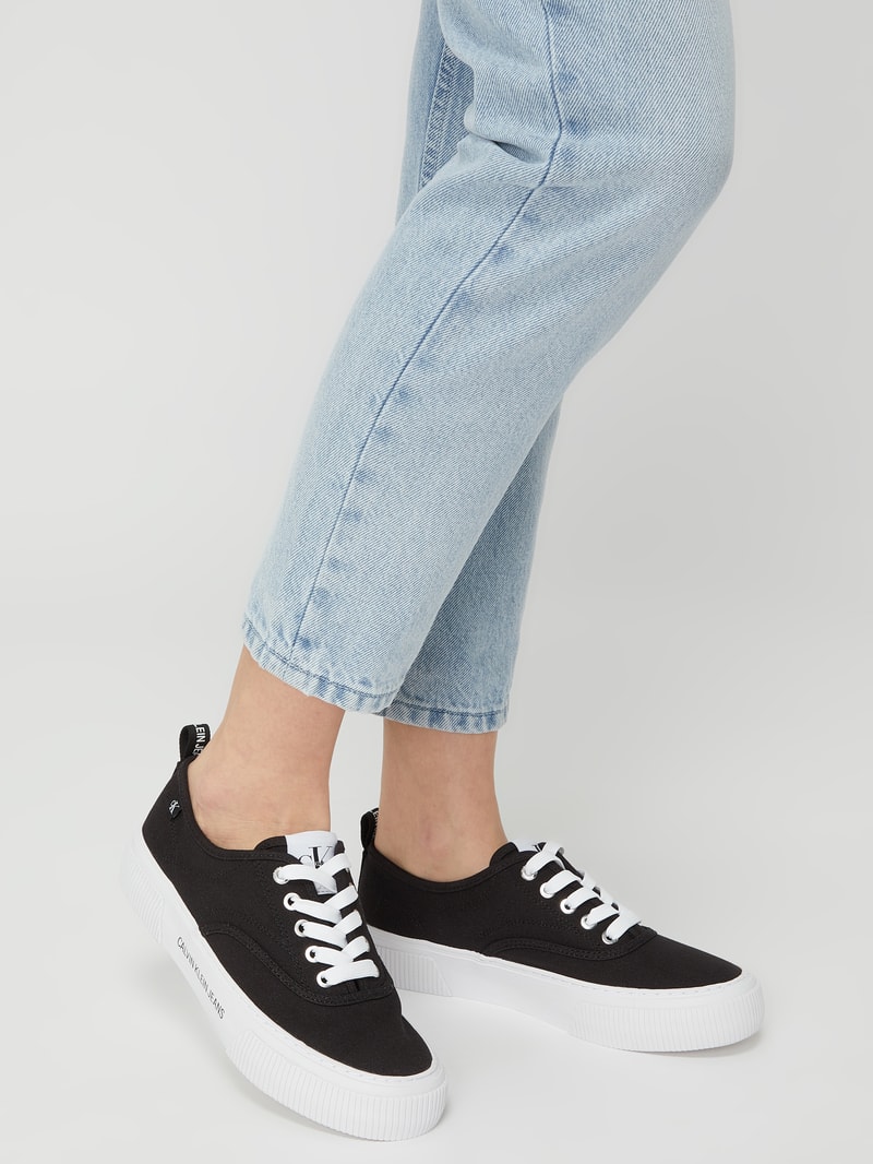 Sneaker aus Textil in schwarz