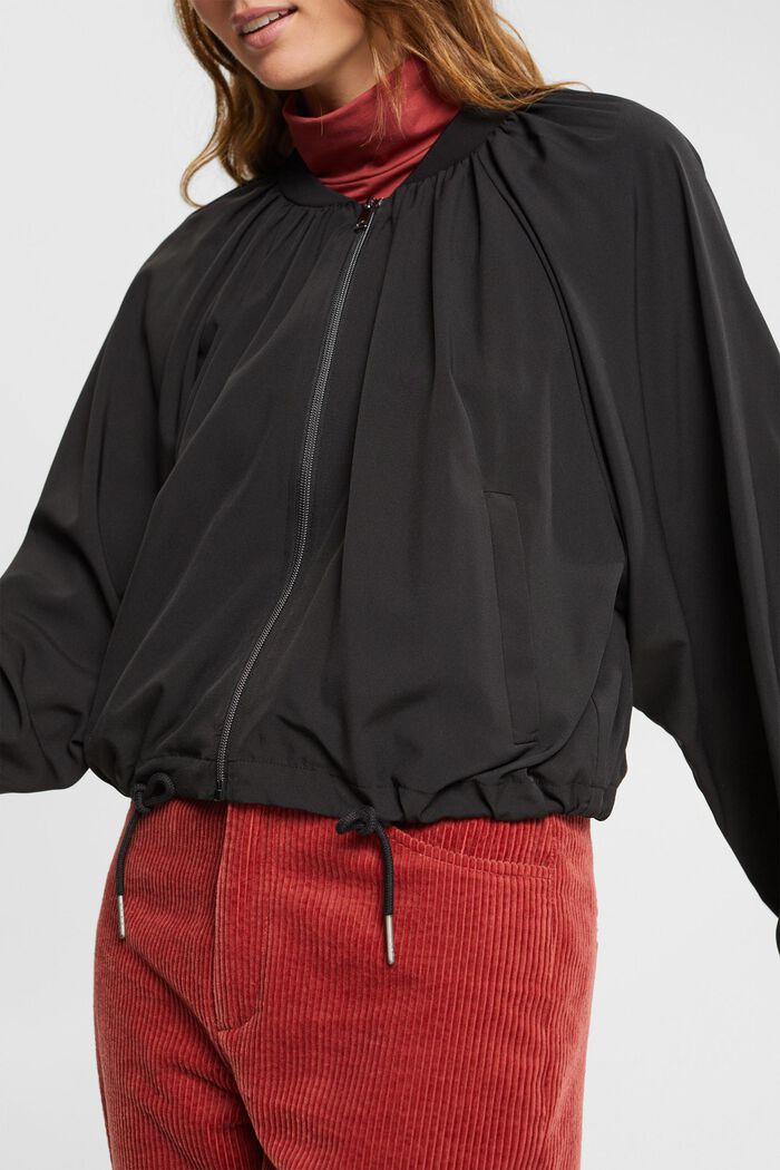 Leichte Jacke im Bomber-Style