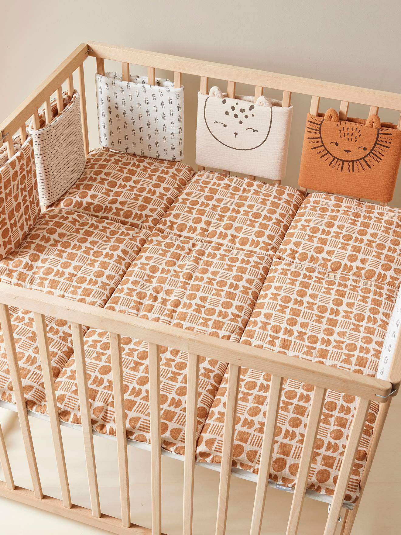Vertbaudet Baby Bettumrandung/Laufgitter-Polster ETHNIC mit Recycling-Polyester - beige bedruckt