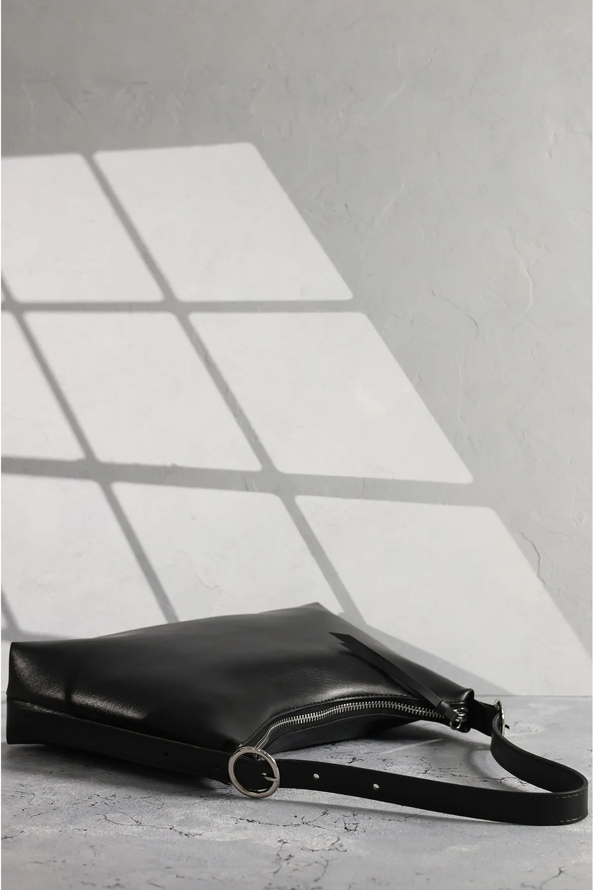 Rimense  Schwarze Hand- und Schultertasche