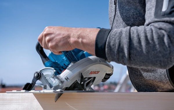 Bosch Blue 06016B9002 GKS 18V-70 L profesjonell sirkelsag 18V 5,5Ah ProCore i L-Boxx