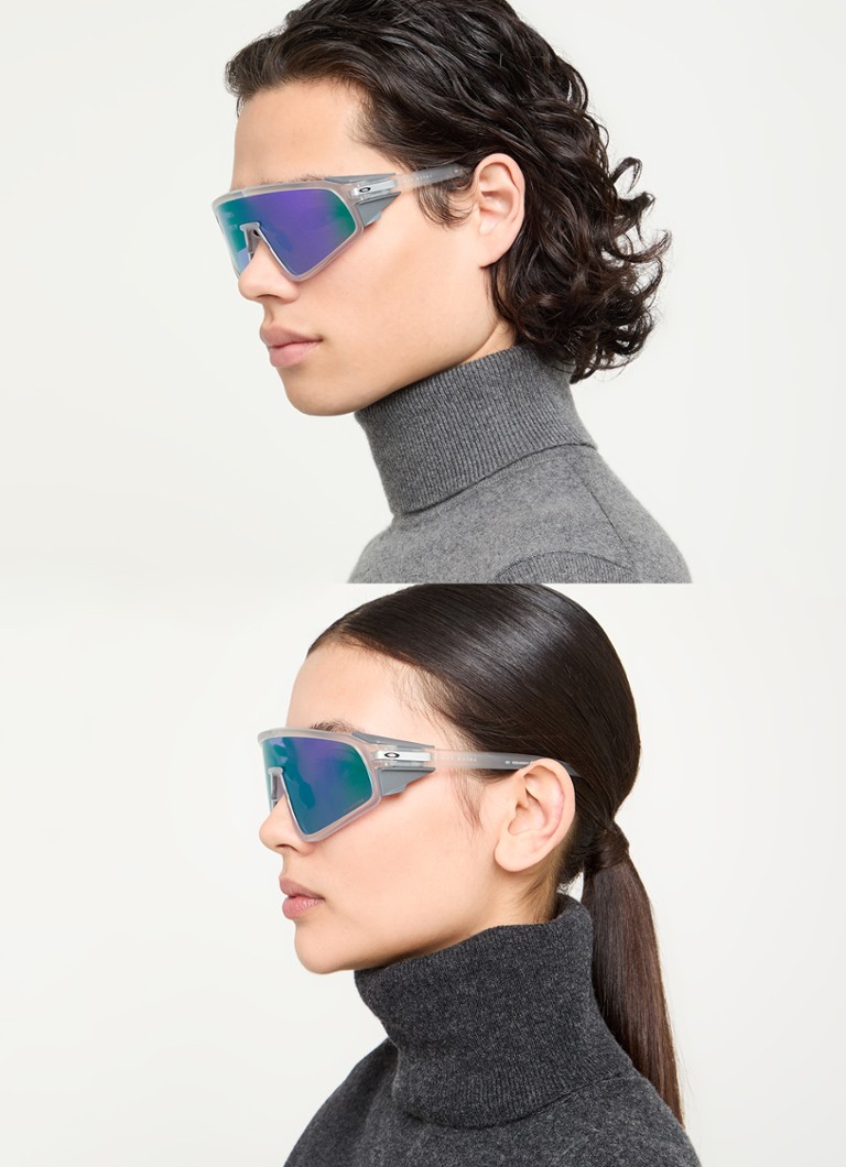 Γυαλιά ηλίου Oakley με αλληλοσυνδεόμενο πάνελ OO9404