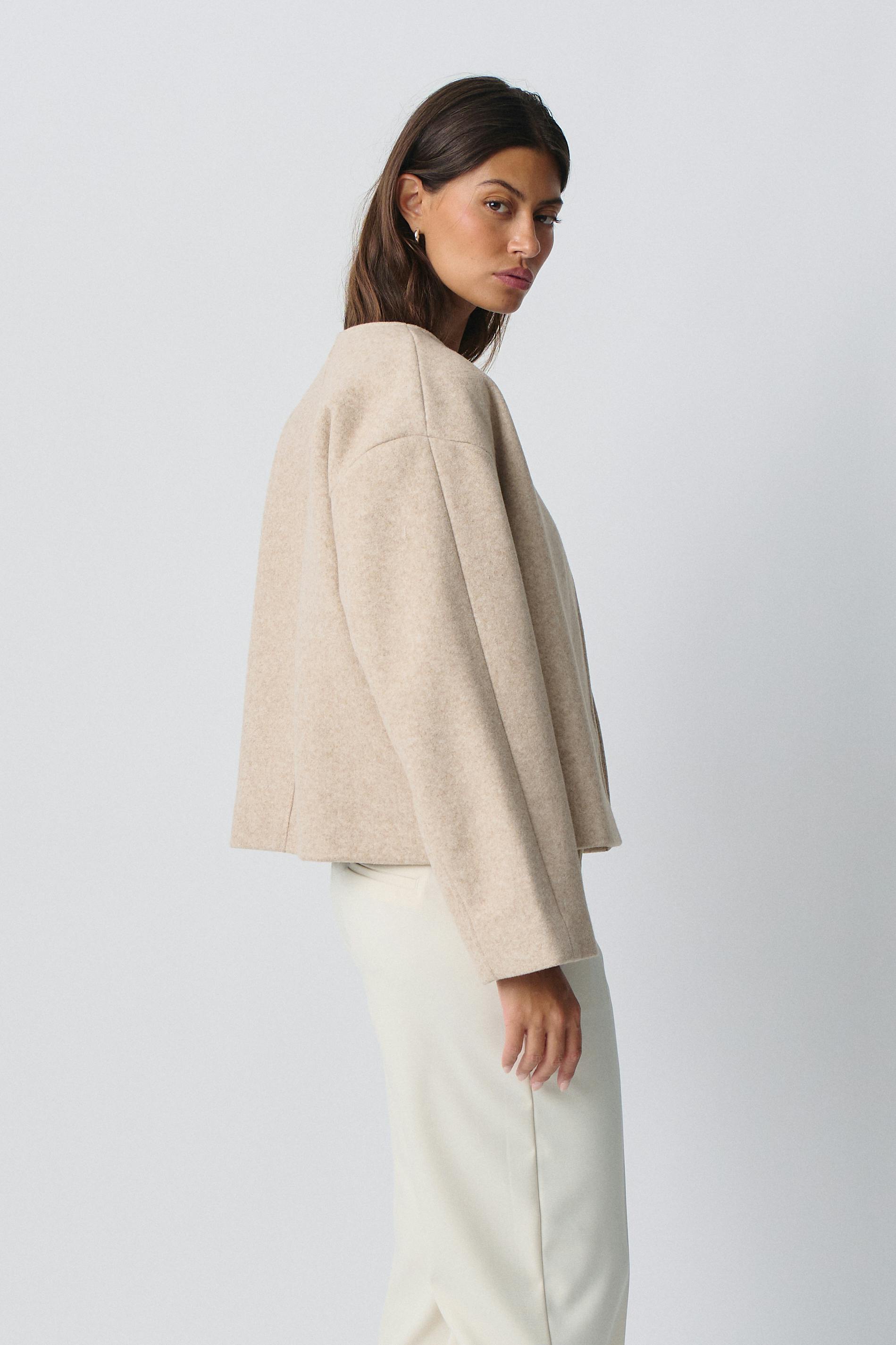 Round neck short jacket