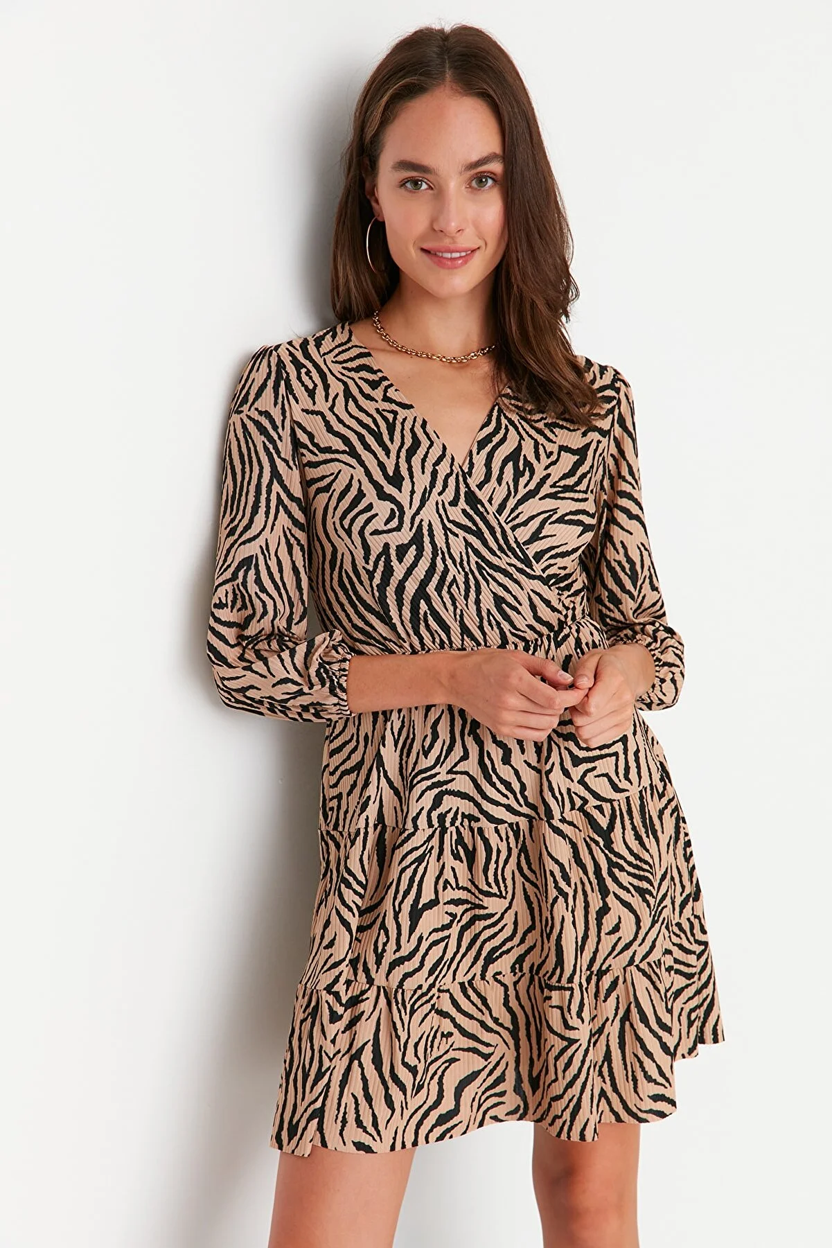Trendyol Collection  Braunes Skater-/Zweireiher-Mini-Stretch-Strickkleid mit Zebramuster TWOAW22EL0104