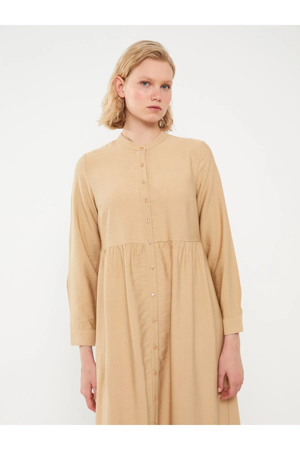 LC Waikiki  Prächtiges, gerades, langärmliges Damenkleid mit Kragen