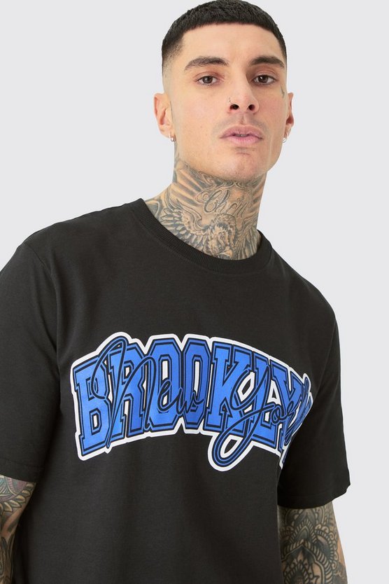 Tall T-Shirt mit Brooklyn-Print