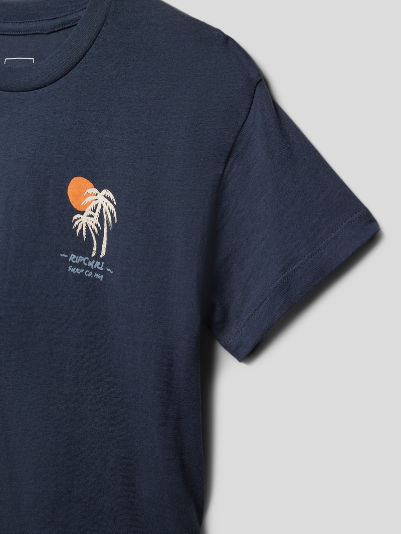 T-Shirt mit Label-Print Modell TROPIC' in marineblau