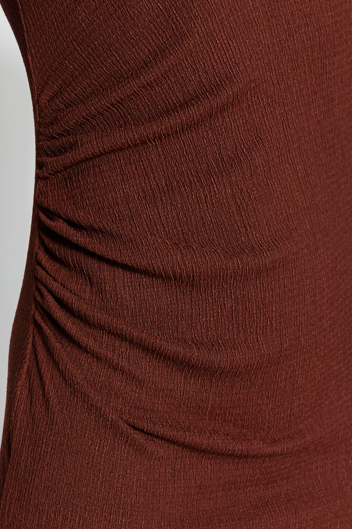 Trendyol Collection  Braunes, tailliertes, gestricktes, elegantes Abendkleid TPRAW24EL00106