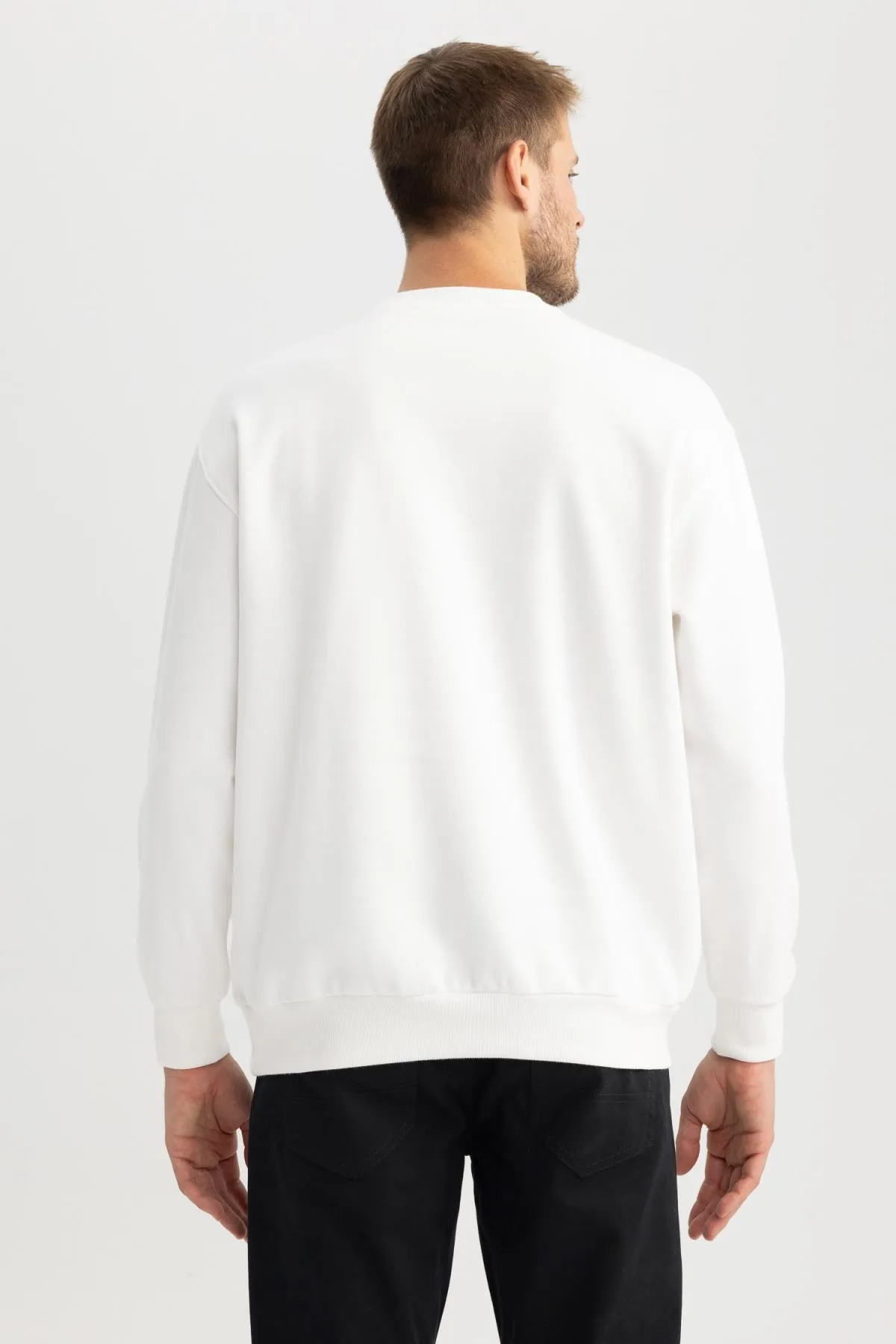 DeFacto  Basic-Sweatshirt mit Rundhalsausschnitt in Oversize-Passform T5139az23au