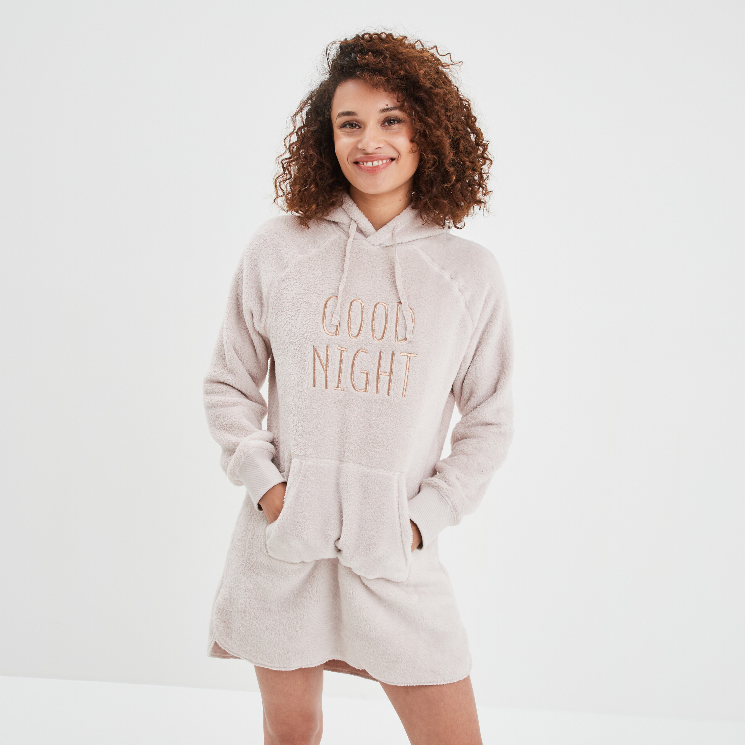 Chemise de nuit sweat pilou à capuche rose pastel femme | La Halle