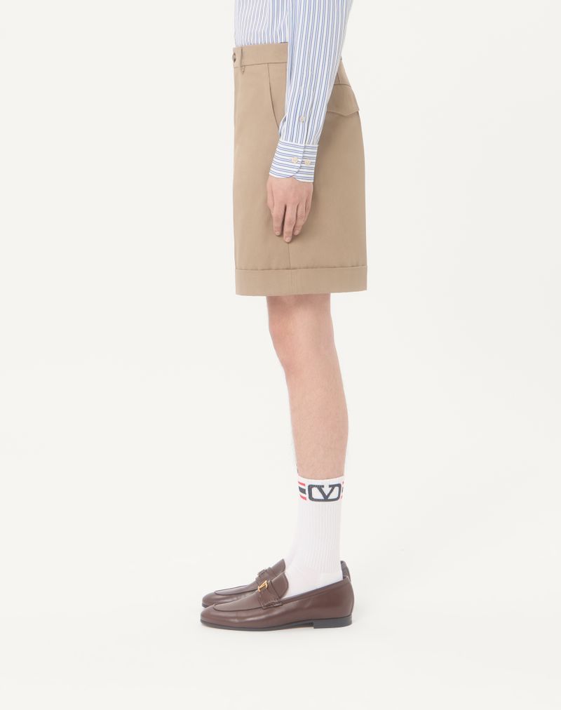 Valentino Bermudashorts i bomuldsgabardin med V-logo-broderi og opsmøg