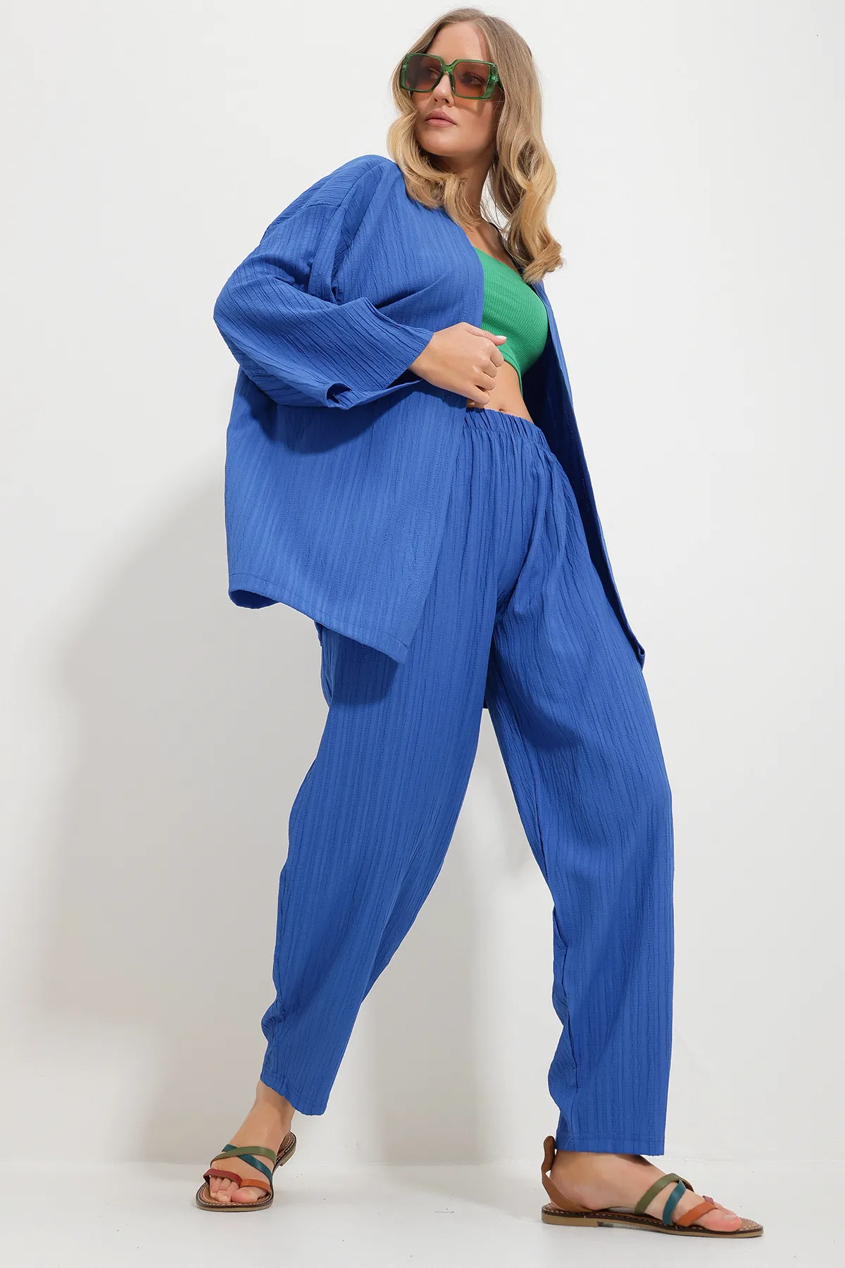Trend Alaçatı Stili  Damen Saks Relaxed Fit Pants Kimono Jacke Woven Double Set Alc-X11694