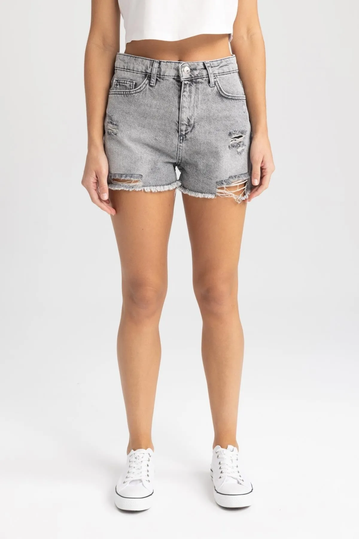 DeFacto  Jeansshorts mit normaler Taille und Cut-Out-Spitze, 100 % Baumwolle, A2603ax23sm