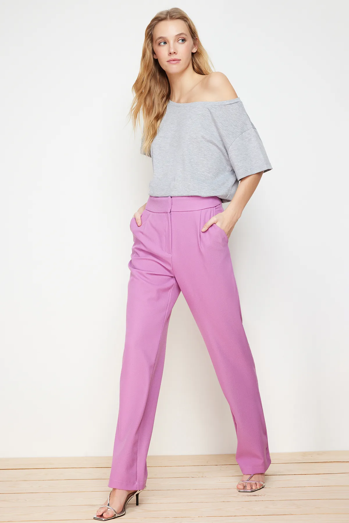 Trendyol Collection  Fuchsia Gerade/Gerader Schnitt Plissee-Gewebehose TWOSS19WX0017
