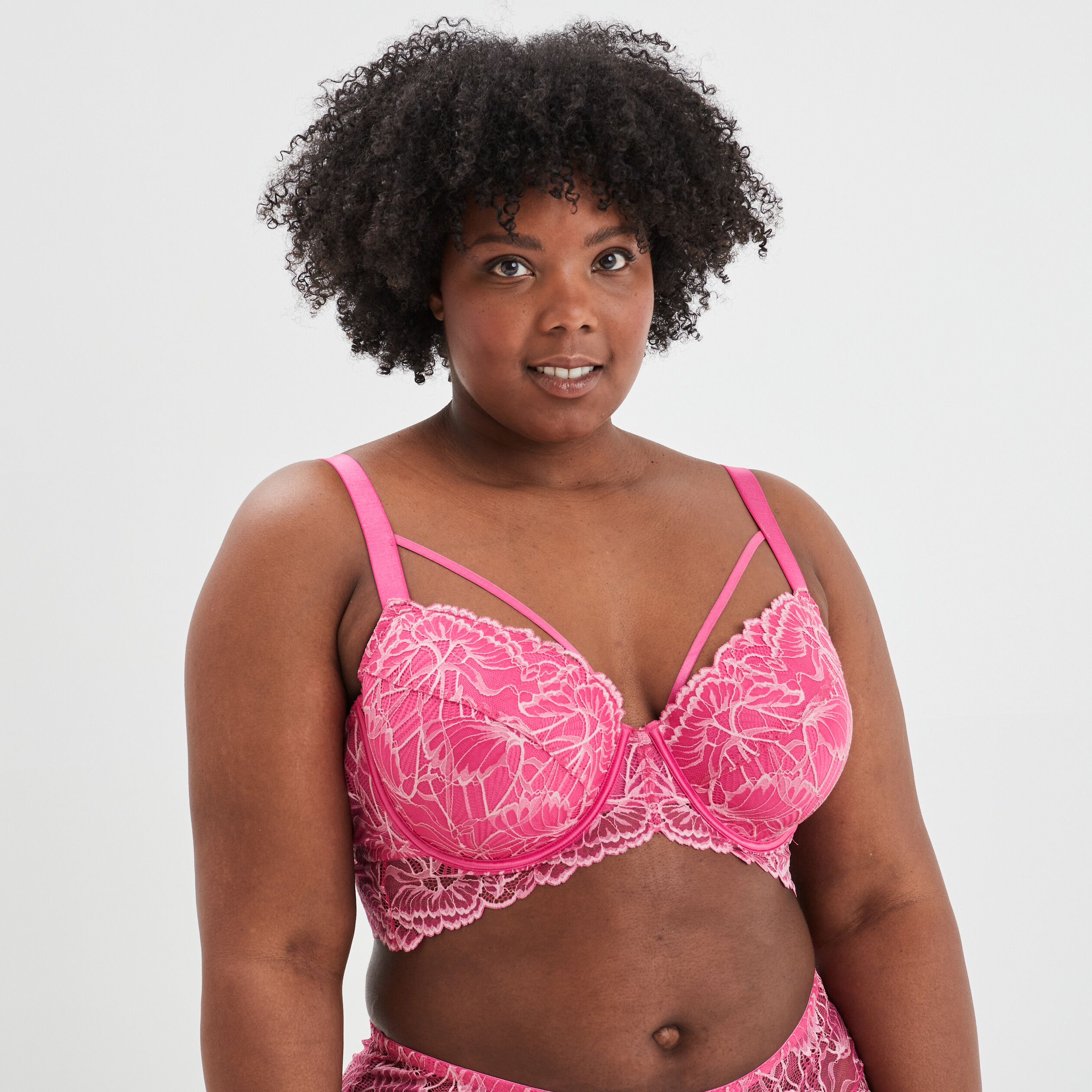 Soutien-gorge emboîtant dentelle rose fushia femme grande taille | La Halle