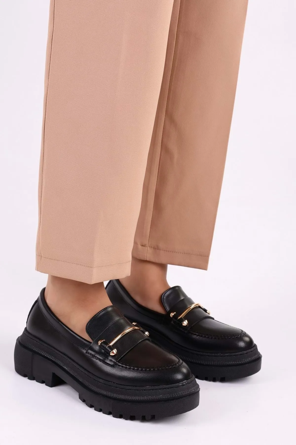 Shoeberry  Luis Black Skin Daily Loafer mit dicker Sohle und Schnalle für Damen